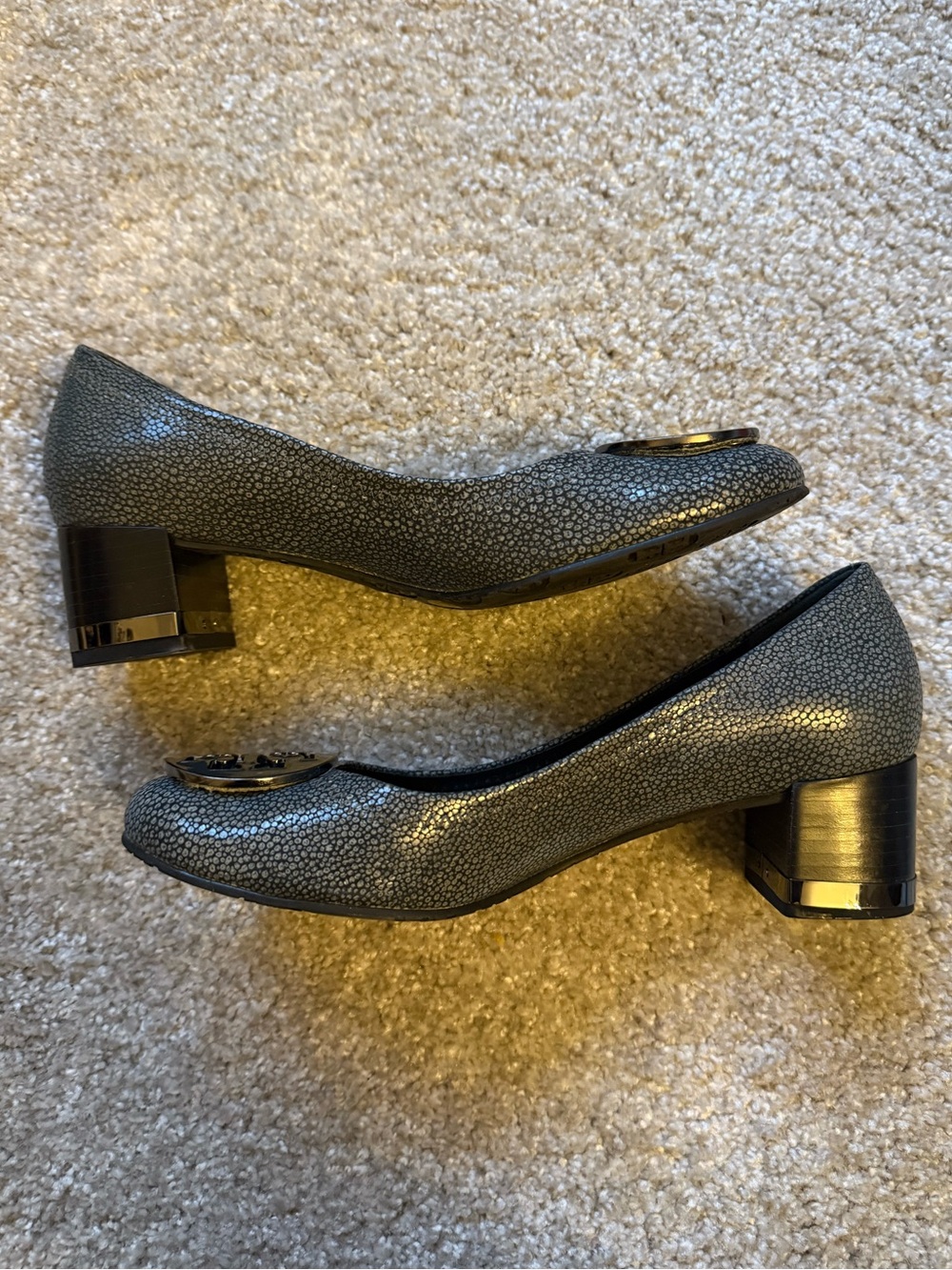 Tory Burch Grey Polka Dot Pump w Logo